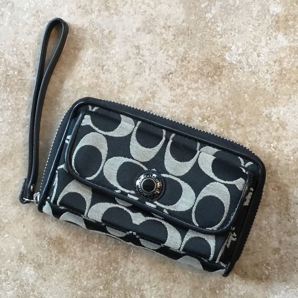 Coach Black and Cream Wristlet